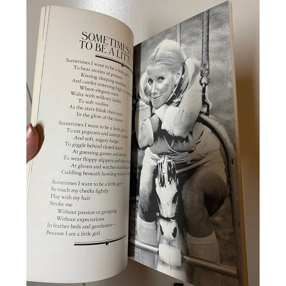 Touch Me: The Poems of Suzanne Somers RARE 1980 Autographed Paperback - Picture 8 of 10